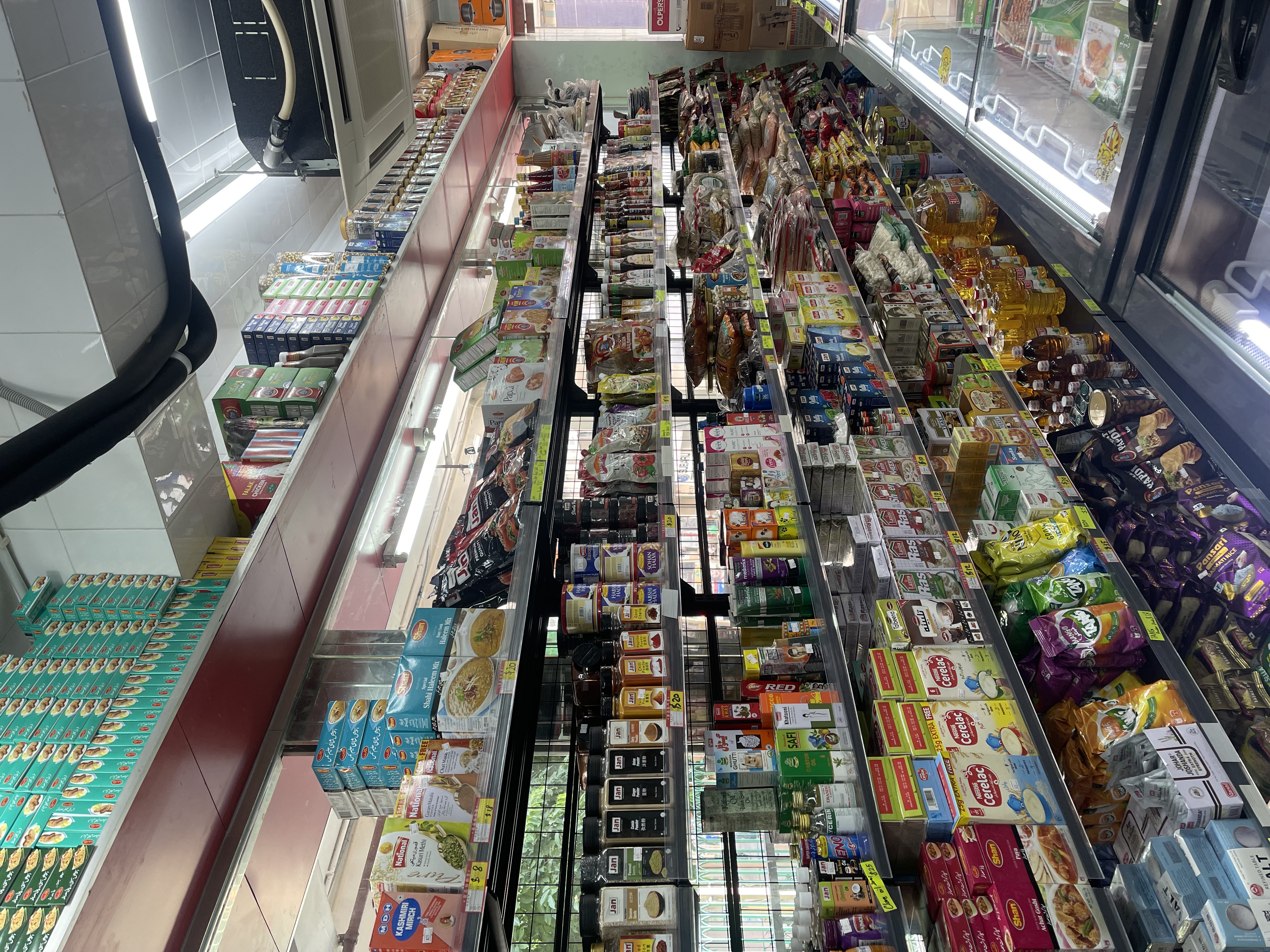 Jan2000_Shop_Interior02