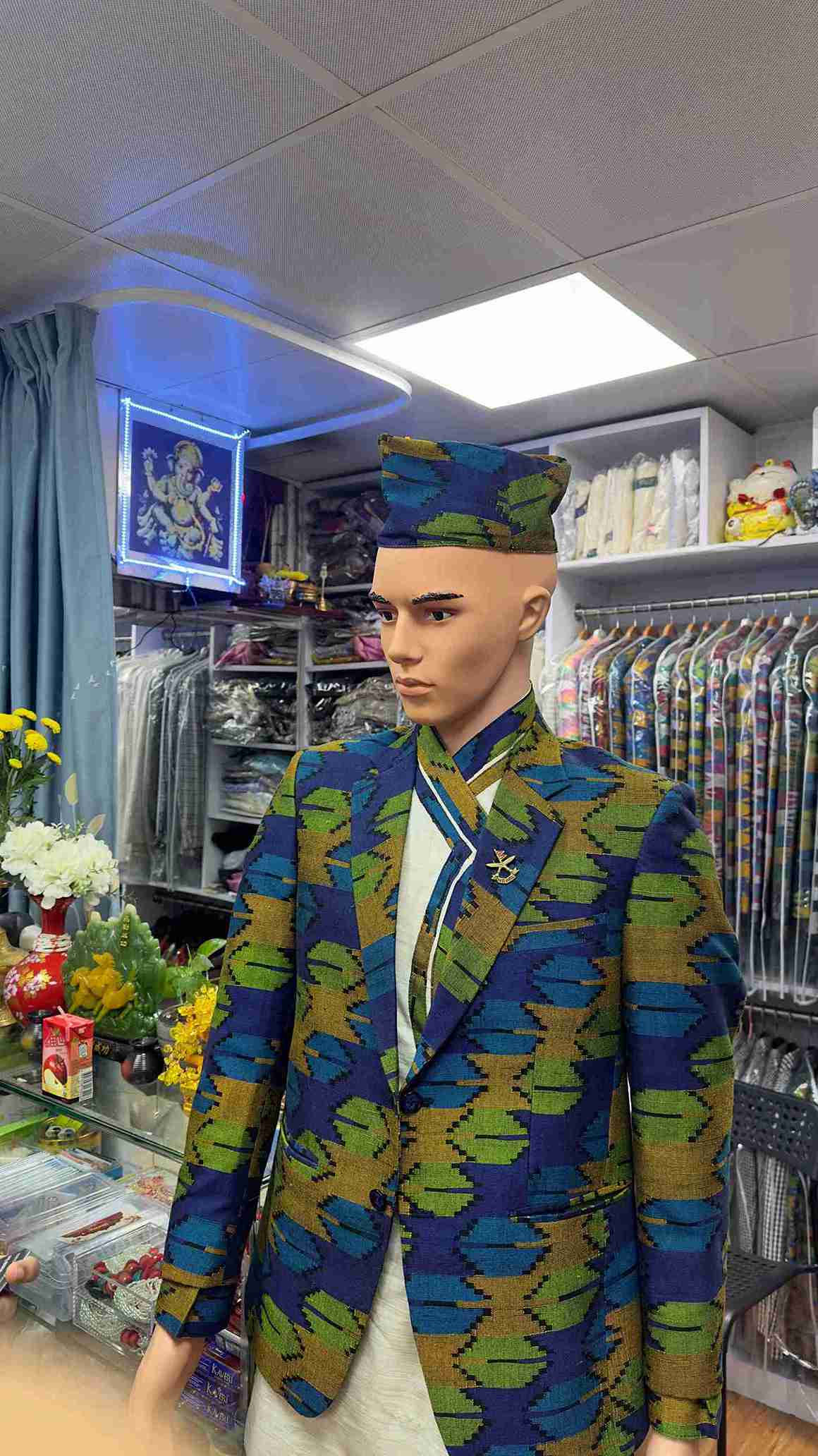 New Kamana Fancy Store_mannequin.jpg
