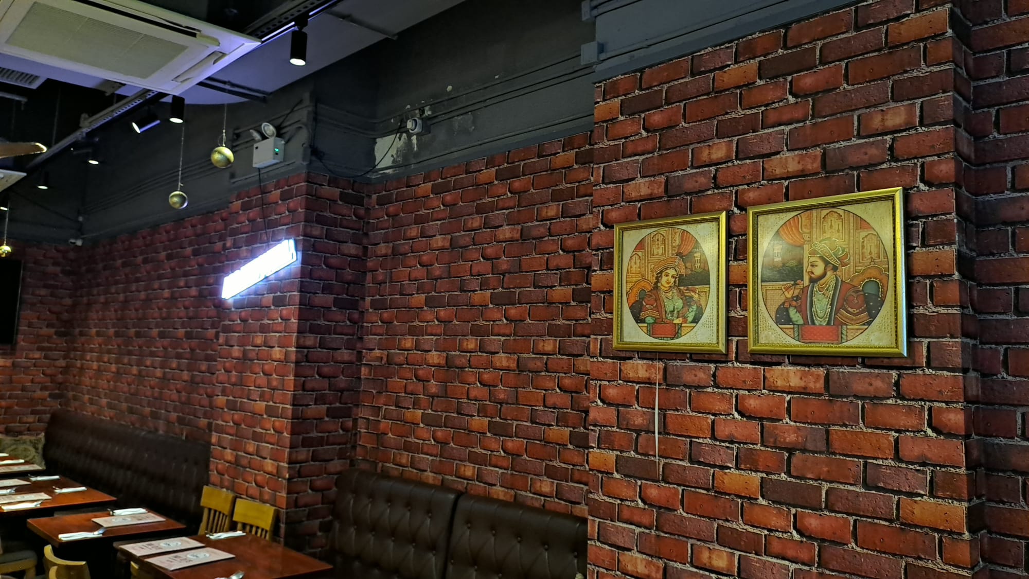 Three Idiots Restaurant And Bar (gallery)